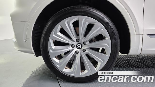 Bentley Bentayga 4.0 V8 - фото 4