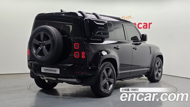 Land Rover Defender L663 110 D300 X-Dynamic HSE - фото 1