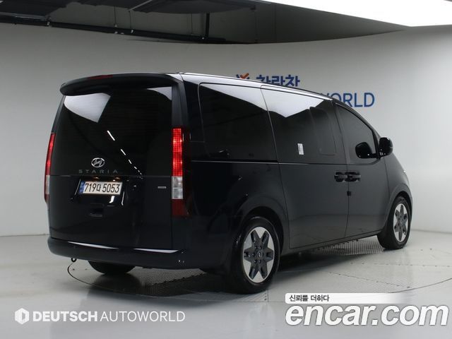 Hyundai Staria 4WD Tourer 11-Seater Modern - фото 1