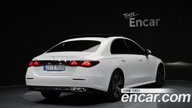 Mercedes-Benz E-Class W214 E200 Avantgarde - фото 1