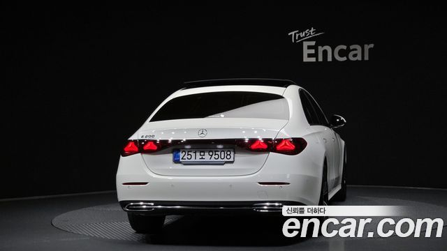Mercedes-Benz E-Class W214 E200 Avantgarde - фото 3