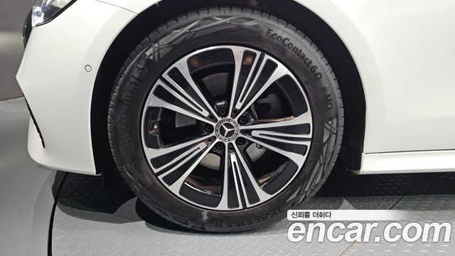 Mercedes-Benz E-Class W214 E200 Avantgarde - фото 4