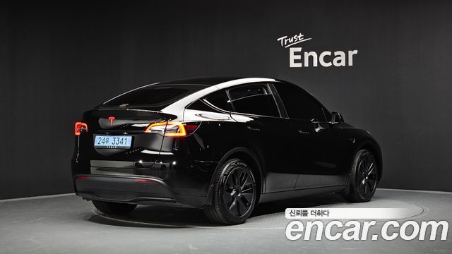 Tesla Model Y RWD - фото 0