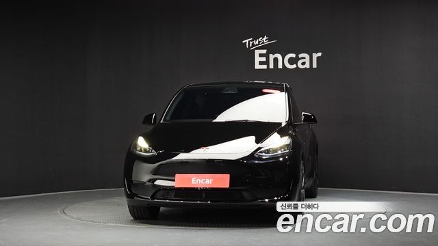 Tesla Model Y RWD - фото 1