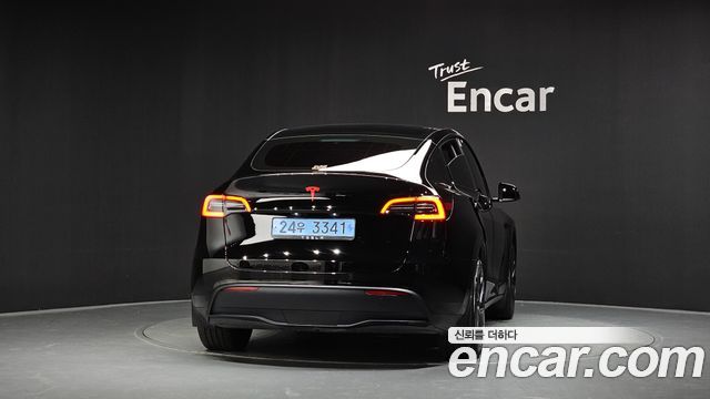 Tesla Model Y RWD - фото 2