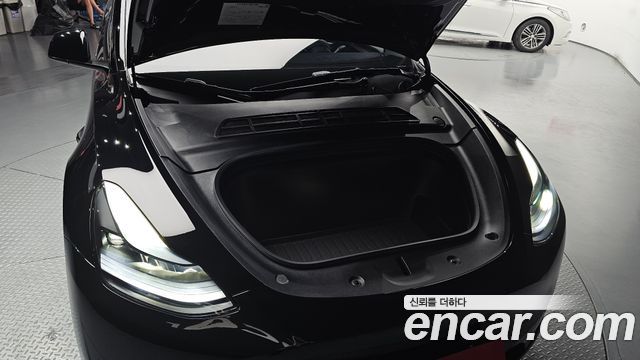 Tesla Model Y RWD - фото 4