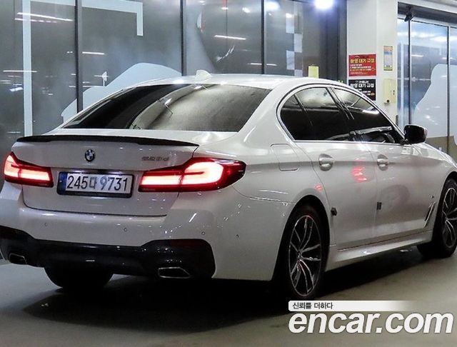 BMW 5-Series G30 523d M Sport - фото 3