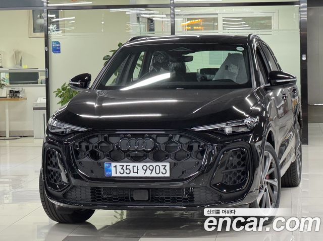 Audi Q5 40 TDI Quattro S Line Black Edition - фото 0