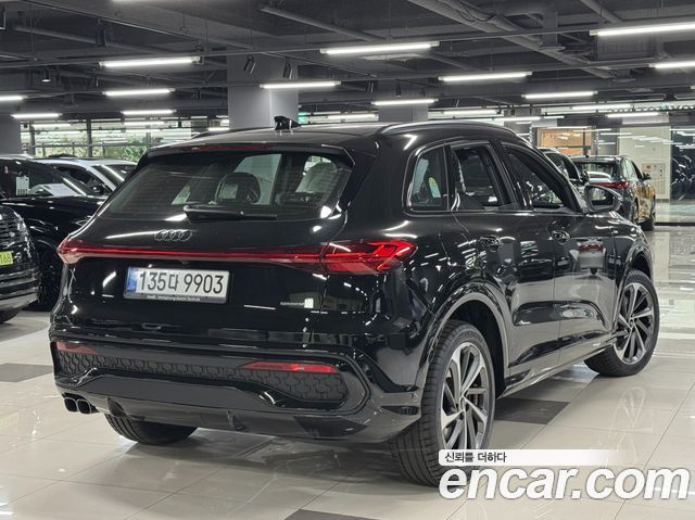 Audi Q5 40 TDI Quattro S Line Black Edition - фото 2