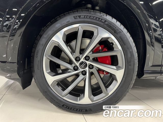 Audi Q5 40 TDI Quattro S Line Black Edition - фото 3