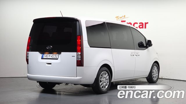 Hyundai Staria 4WD Tourer 11-Seater Modern - фото 1