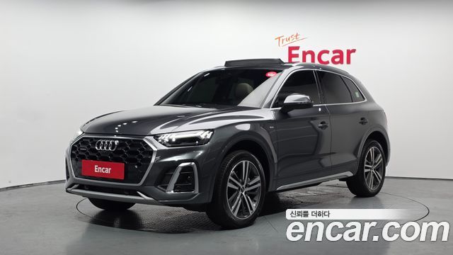 Audi Q5 FY 45 TFSI Quattro Premium - фото 0