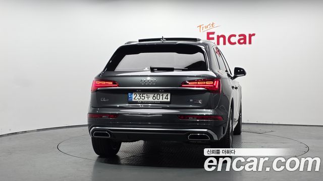 Audi Q5 FY 45 TFSI Quattro Premium - фото 3