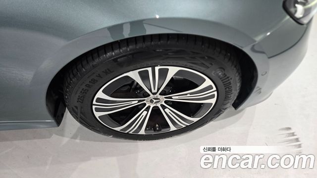 Mercedes-Benz E-Class W214 E200 Avantgarde - фото 4