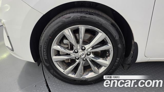 Kia Carnival Новый 9-Seater Prstige - фото 4