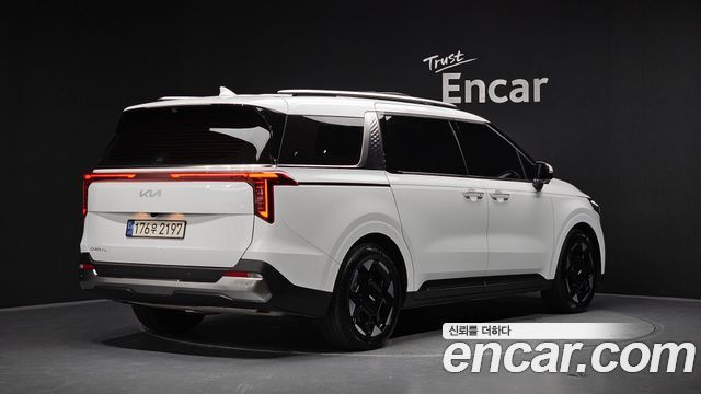 Kia Carnival Новый 4-го поколения 7-Seater Signature - фото 1