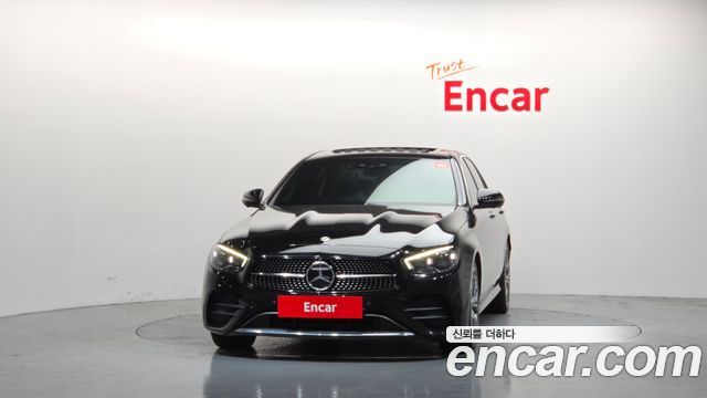 Mercedes-Benz E-Class W213 E220d 4MATIC AMG Line - фото 2