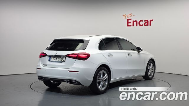 Mercedes-Benz A-Class W177 A220 Hatchback - фото 1