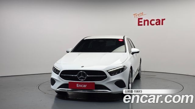 Mercedes-Benz A-Class W177 A220 Hatchback - фото 2