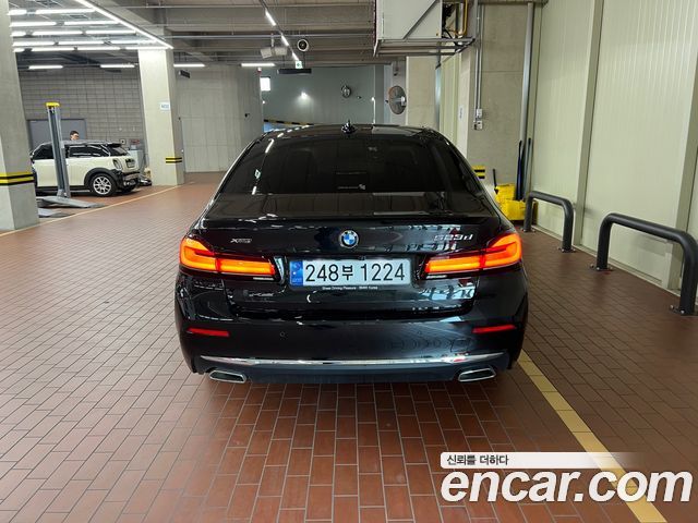 BMW 5-Series G30 523d xDrive Luxury - фото 3