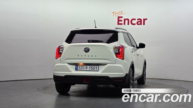 SsangYong Tivoli Gasoline 1.5 2WD V3 - фото 3