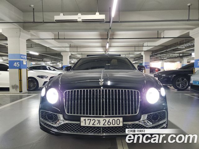 Bentley Flying Spur 3-го поколения 4.0 Azure - фото 2