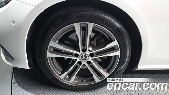 Mercedes-Benz E-Class W213 E250 Avantgarde - фото 4