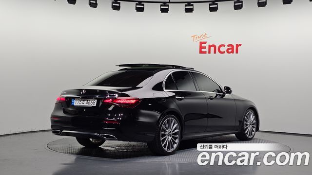Mercedes-Benz E-Class W213 E350 4MATIC AMG Line - фото 1