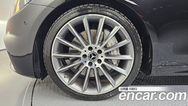 Mercedes-Benz E-Class W213 E350 4MATIC AMG Line - фото 4