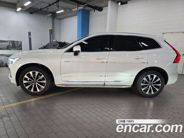 Volvo XC60 2-го поколения B5 Ultimate Bright - фото 4