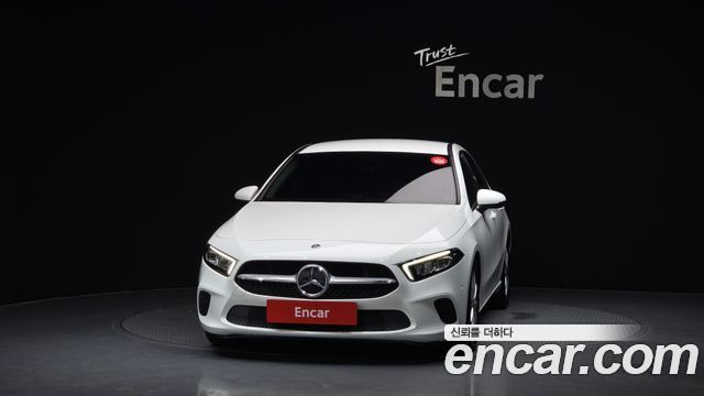Mercedes-Benz A-Class W177 A220 Sedan - фото 2