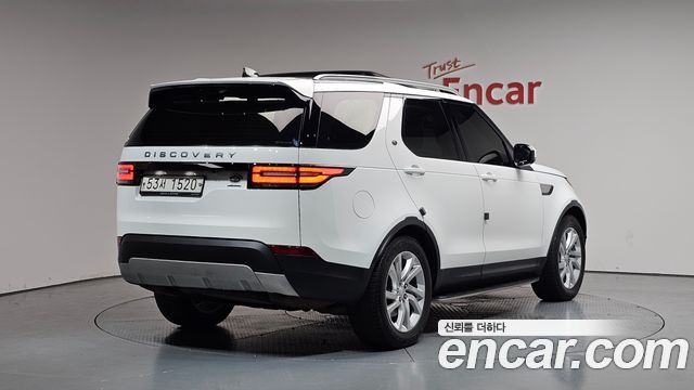 Land Rover Discovery 3.0 SD6 HSE - фото 0