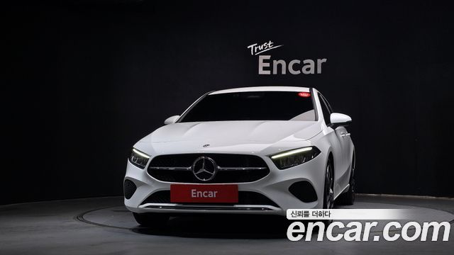 Mercedes-Benz A-Class W177 A220 Sedan - фото 2
