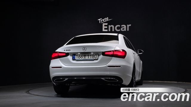 Mercedes-Benz A-Class W177 A220 Sedan - фото 3
