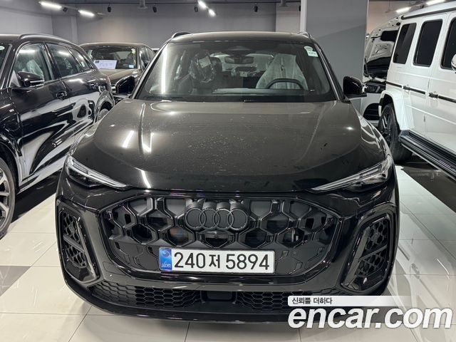 Audi Q5 40 TDI Quattro S Line Black Edition - фото 0