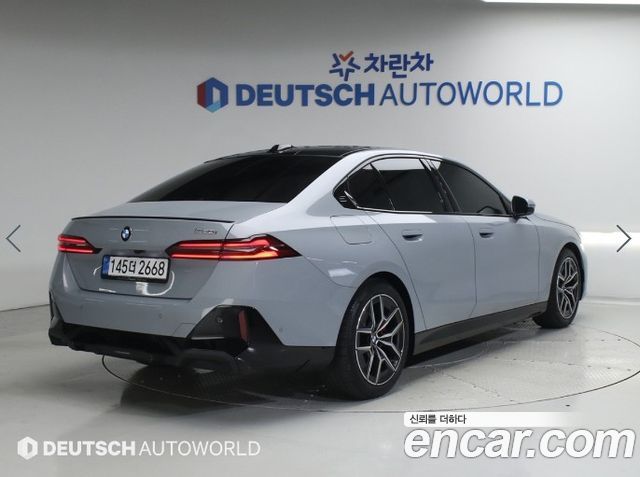 BMW 5-Series G60 520i Special Edition - фото 1