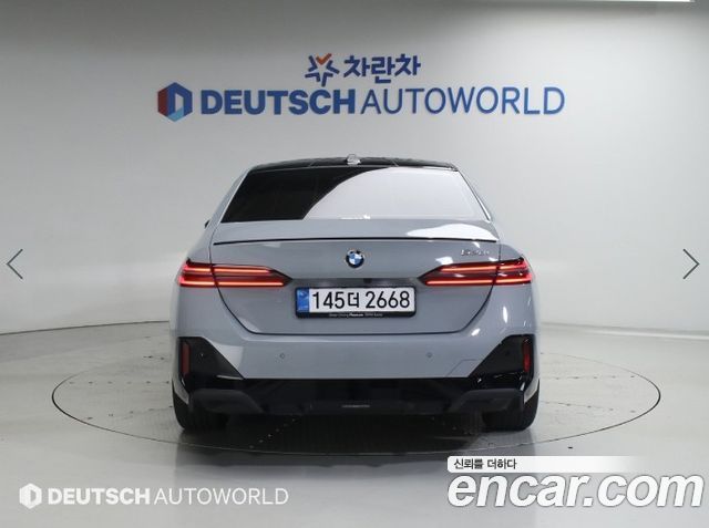 BMW 5-Series G60 520i Special Edition - фото 3