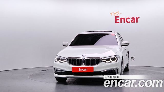 BMW 5-Series G30 530i xDrive Luxury Plus - фото 2