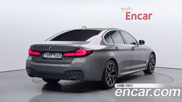 BMW 5-Series G30 530i M Sport Package - фото 0