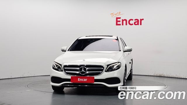 Mercedes-Benz E-Class W213 E300 4MATIC Avnatgarde - фото 2