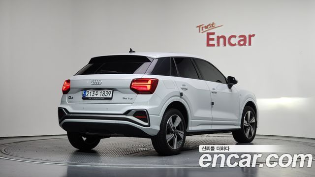 Audi Q2 35 TDI Premium - фото 1