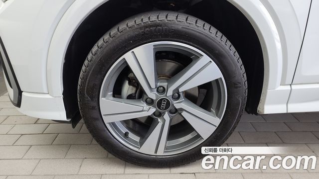 Audi Q2 35 TDI Premium - фото 4