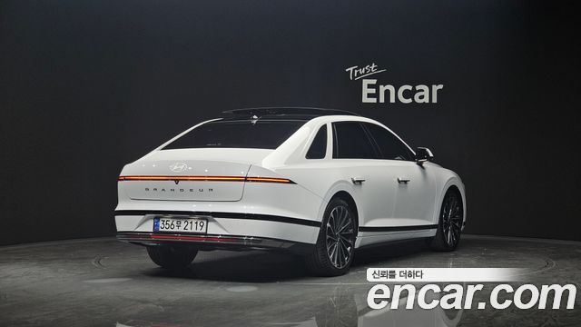 Hyundai Grandeur GN7, гибрид Calligraphy - фото 0