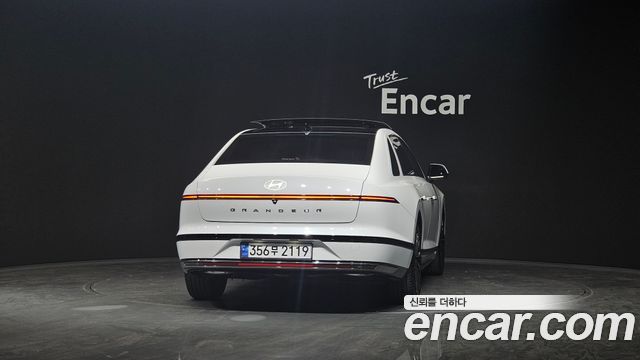 Hyundai Grandeur GN7, гибрид Calligraphy - фото 2