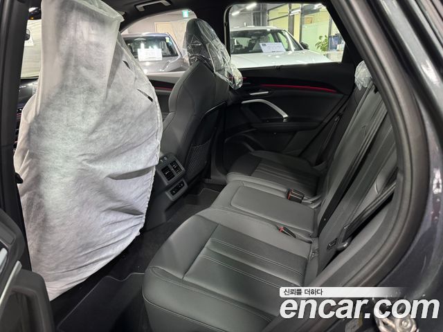 Audi Q5 40 TDI Quattro S Line Black Edition - фото 3
