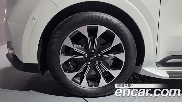 Kia Carnival 4-го поколения 7-Seater Signature - фото 4