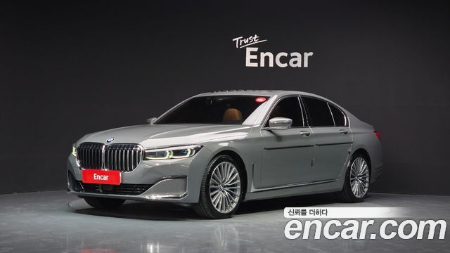 BMW 7-Series G11 730d xDrive Design Pure Excellence - фото 0