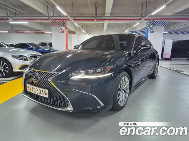 Lexus ES 7-го поколения Executive - фото 0