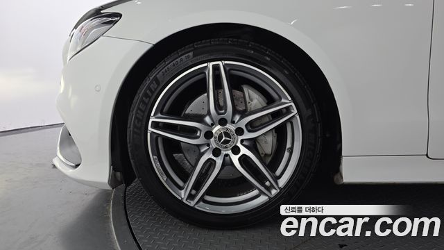 Mercedes-Benz E-Class W213 E220d Cabriolet - фото 4