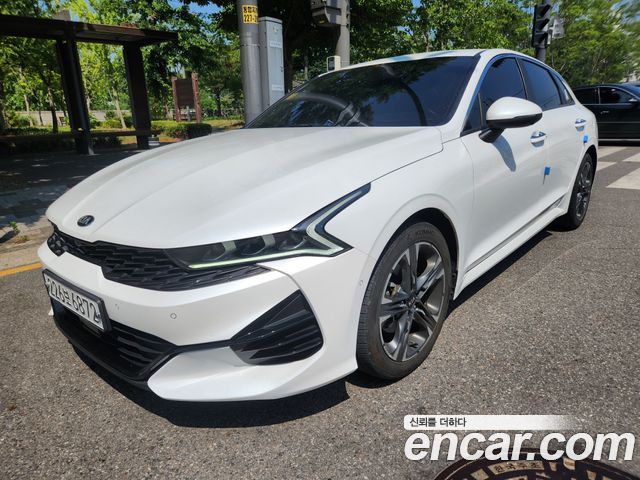 Kia K5 3-го поколения 2.0 Signature - фото 0